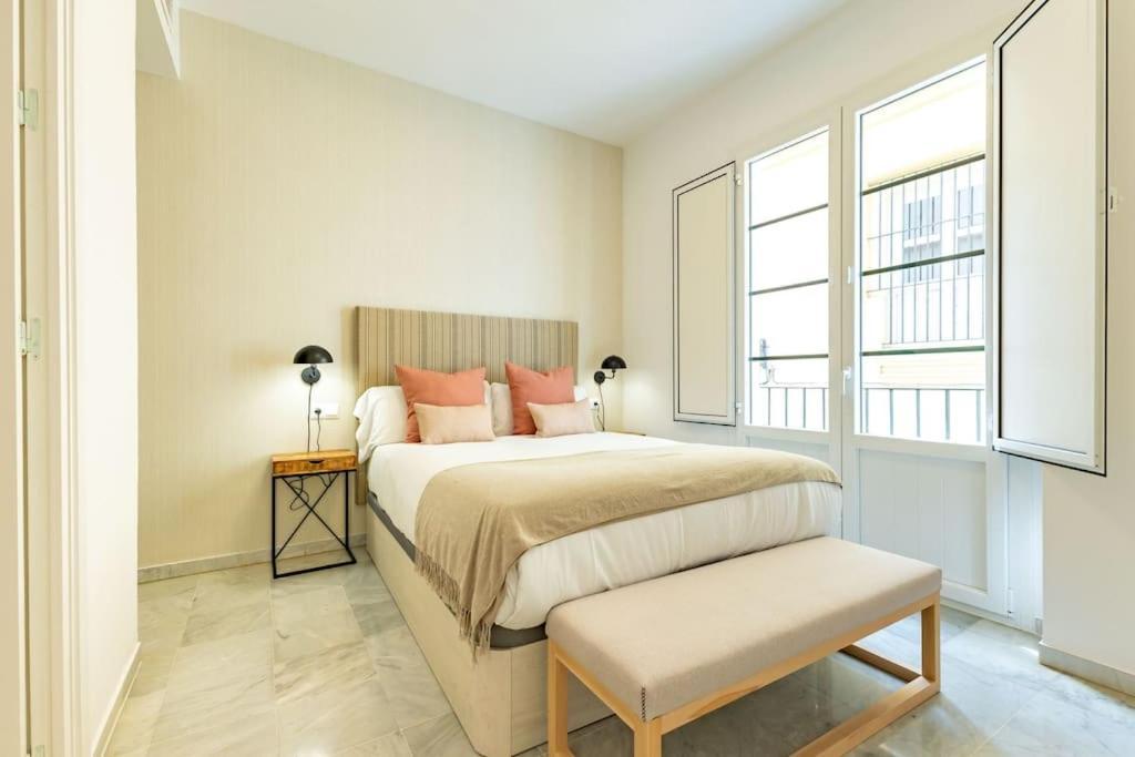 Conde Ibarra Deluxe By Valcambre Apartment เซบีญา ภายนอก รูปภาพ