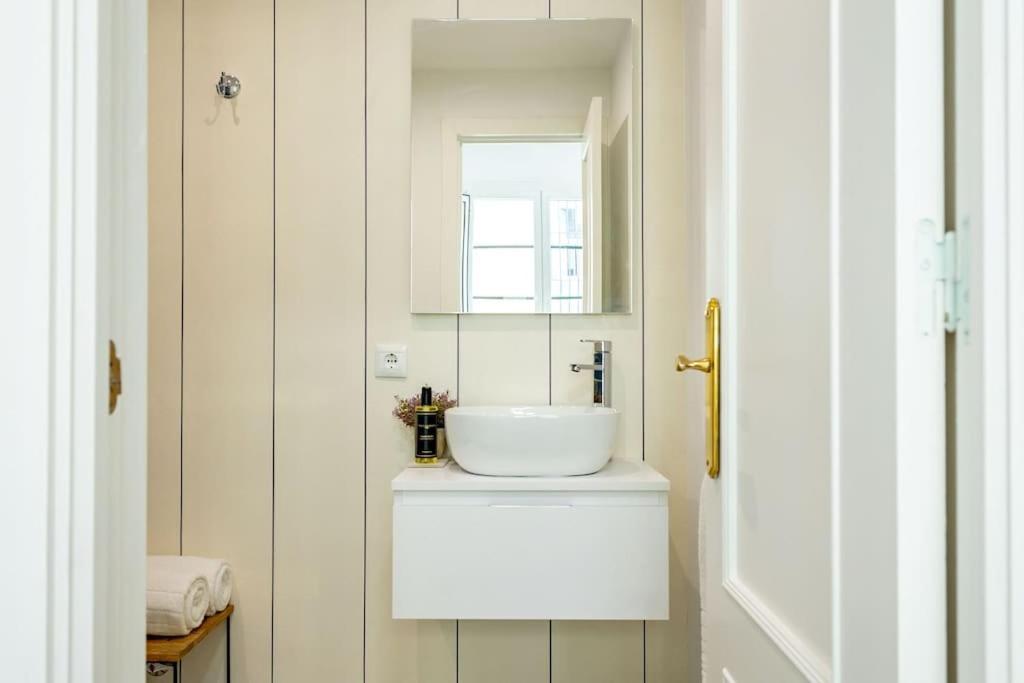 Conde Ibarra Deluxe By Valcambre Apartment เซบีญา ภายนอก รูปภาพ