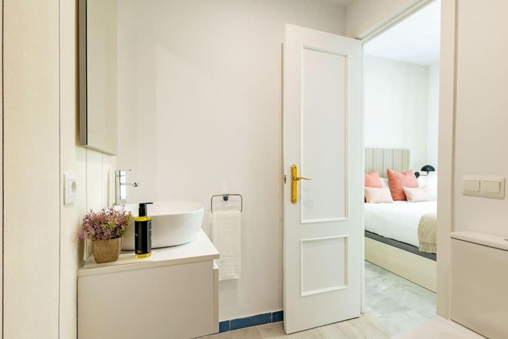 Conde Ibarra Deluxe By Valcambre Apartment เซบีญา ภายนอก รูปภาพ