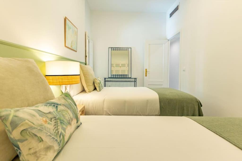 Conde Ibarra Deluxe By Valcambre Apartment เซบีญา ภายนอก รูปภาพ